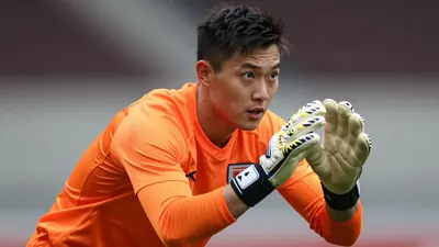 Leyton Orient bolster their squad with the signings of goalkeeper Oliver Dovin on loan from Coventry and striker Dane...